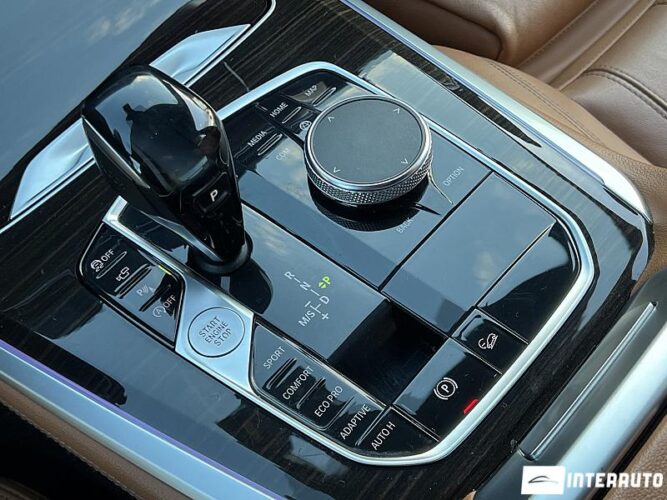 BMW X5 4.0i 45 interauto-car