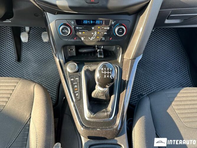 Ford Focus 42 interauto-car