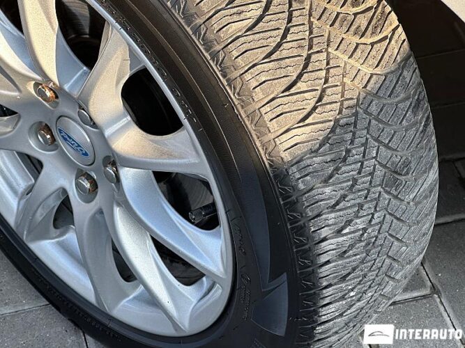 Ford Focus 47 interauto-car