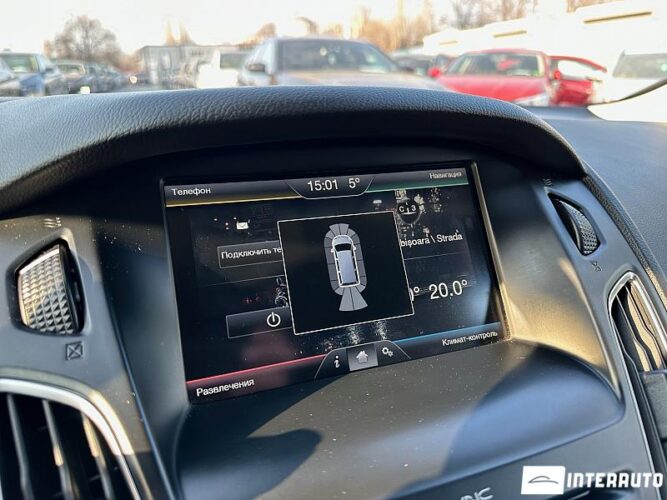 Ford Focus 41 interauto-car