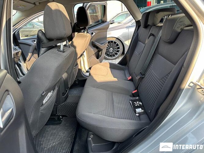 Ford Focus 36 interauto-car