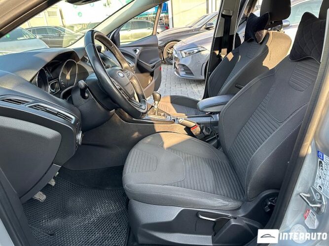 Ford Focus 35 interauto-car