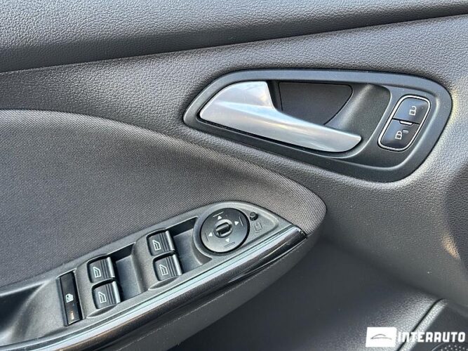 Ford Focus 48 interauto-car