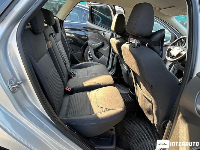 Ford Focus 43 interauto-car