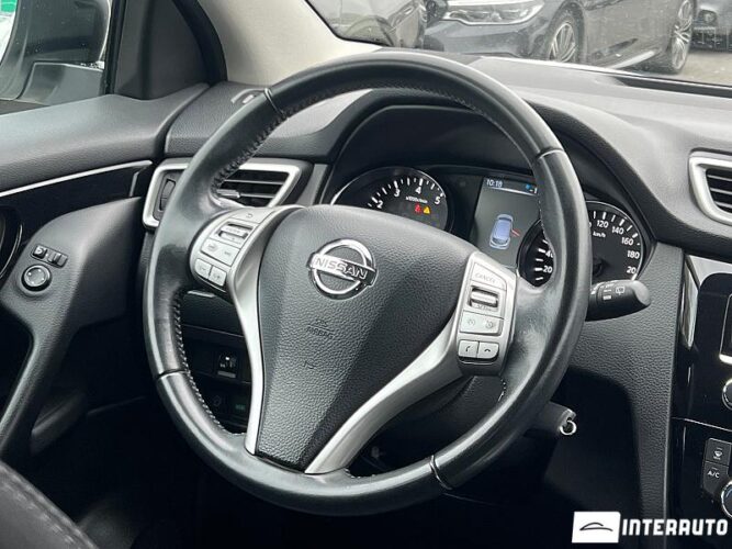 Nissan Qashqai 38 interauto-car