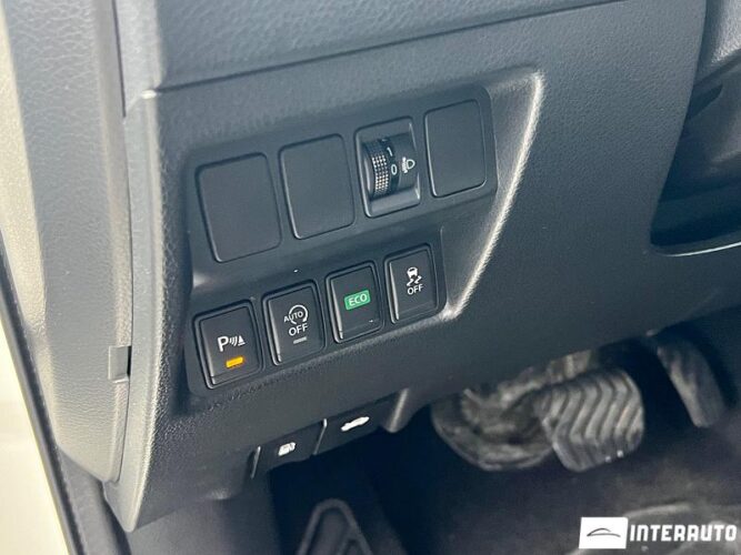 Nissan Qashqai 42 interauto-car