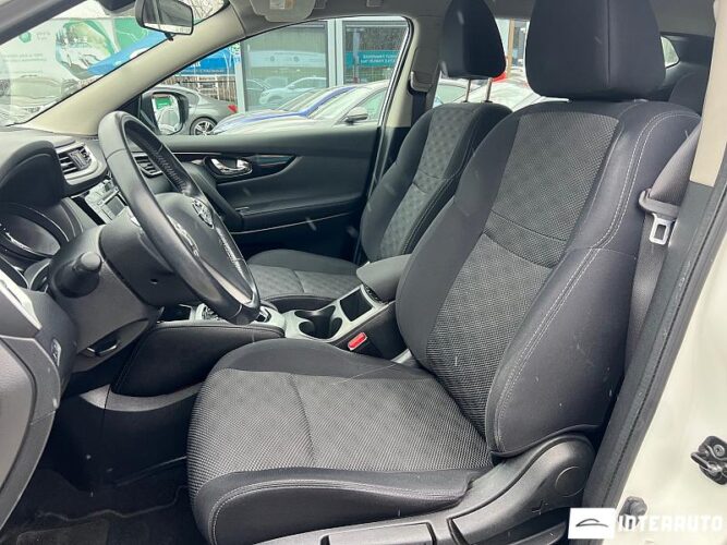 Nissan Qashqai 35 interauto-car