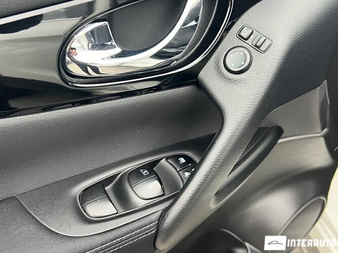 Nissan Qashqai 43 interauto-car