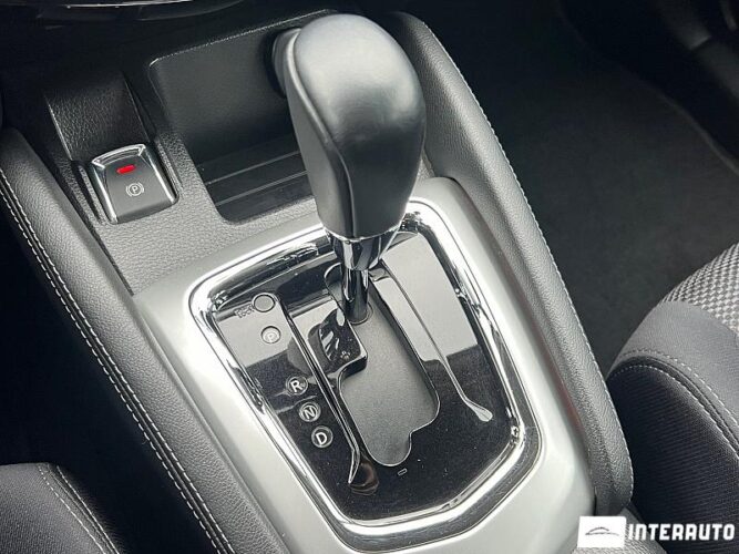 Nissan Qashqai 44 interauto-car