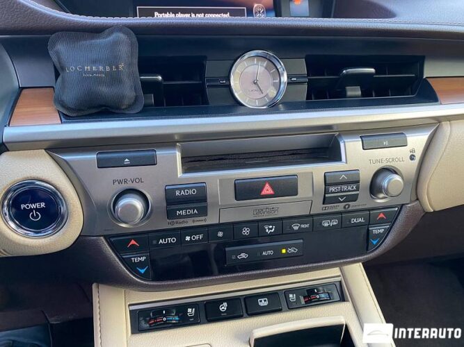 Lexus ES 300h 43 interauto-car