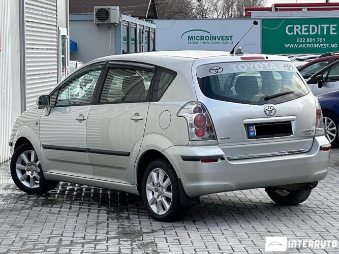 Toyota Corolla Verso 32 interauto-car