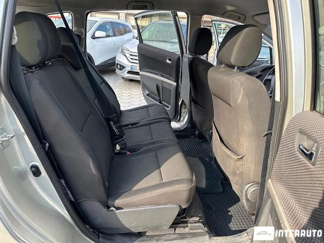 Toyota Corolla Verso 43 interauto-car