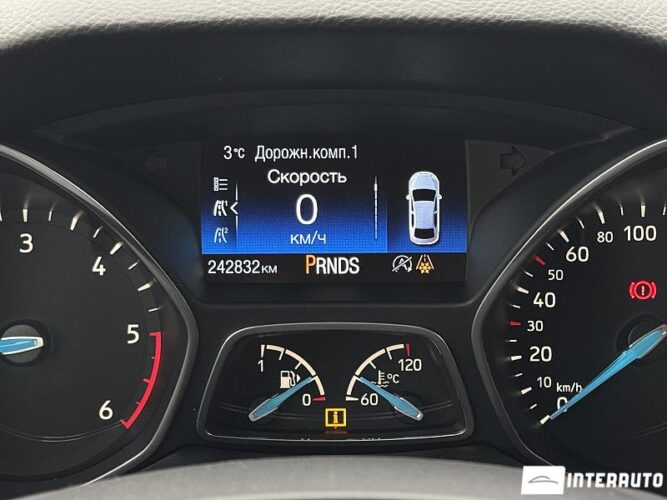 Ford Focus 42 interauto-car