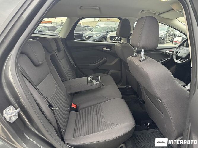 Ford Focus 49 interauto-car