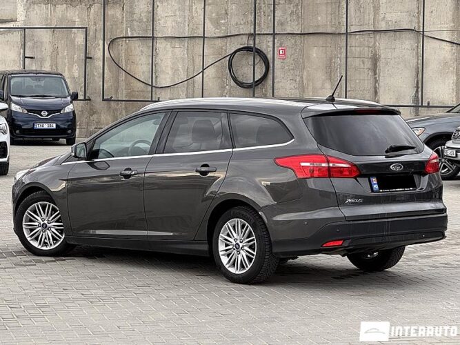 Ford Focus 38 interauto-car