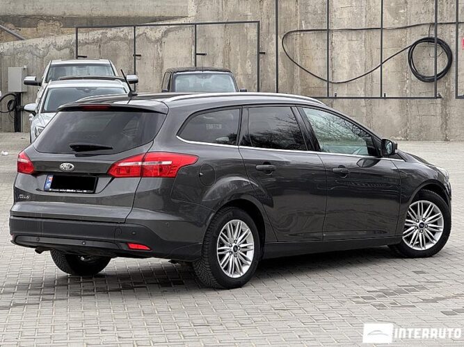 Ford Focus 37 interauto-car
