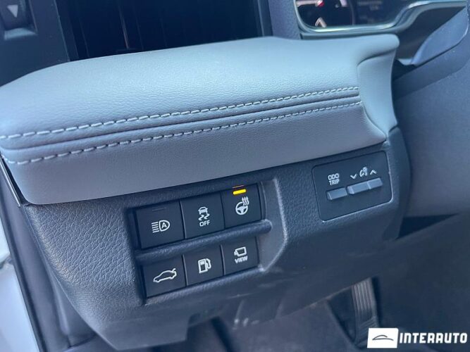 Toyota Avalon 49 interauto-car