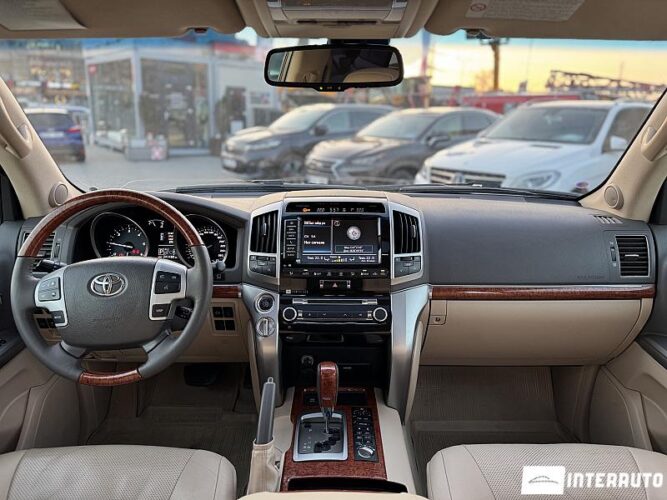 Toyota Land Cruiser 44 interauto-car