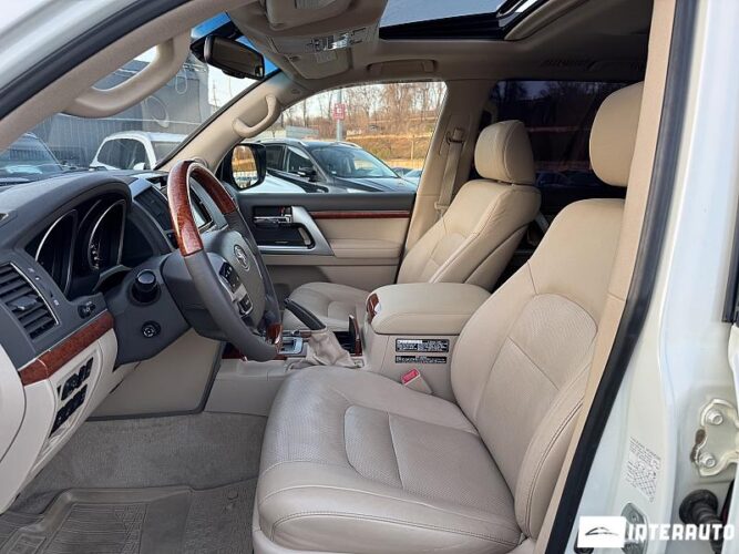Toyota Land Cruiser 43 interauto-car