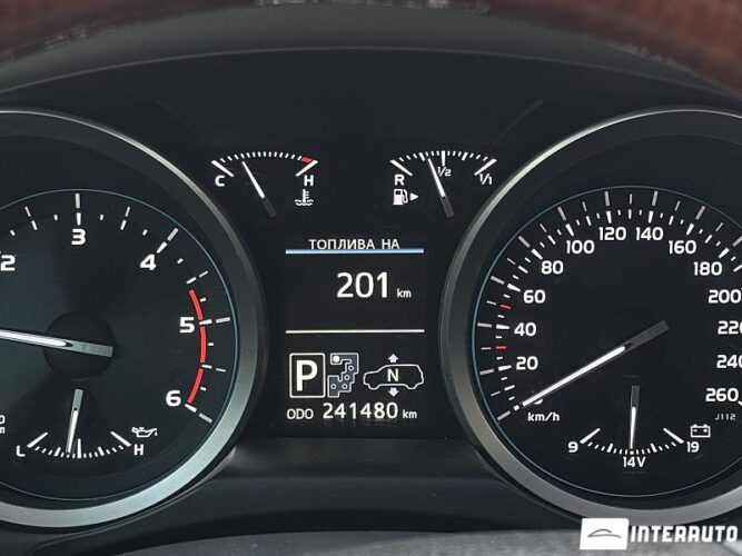 Toyota Land Cruiser 50 interauto-car