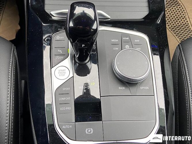 BMW X3 3.0i 52 interauto-car