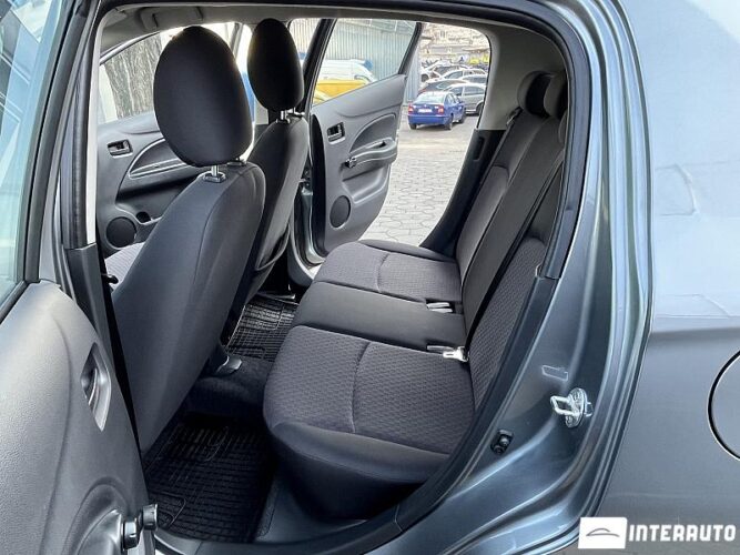 Mitsubishi Mirage 41 interauto-car