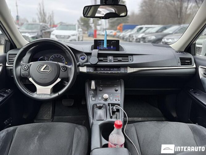Lexus CT 200h 46 interauto-car