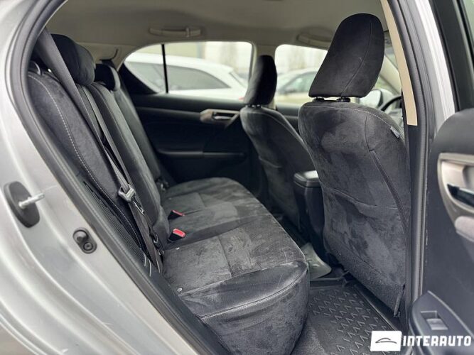 Lexus CT 200h 48 interauto-car