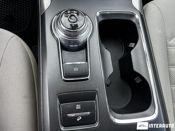 Ford Fusion 42 interauto-car