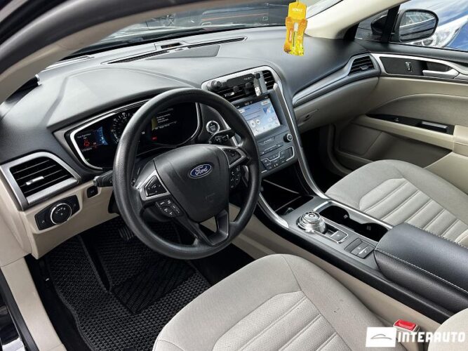 Ford Fusion 38 interauto-car