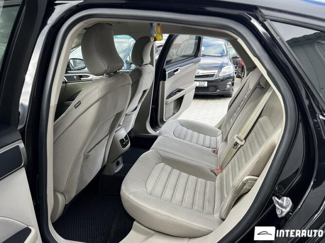 Ford Fusion 47 interauto-car