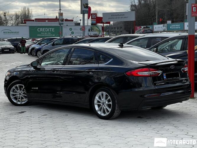 Ford Fusion 34 interauto-car