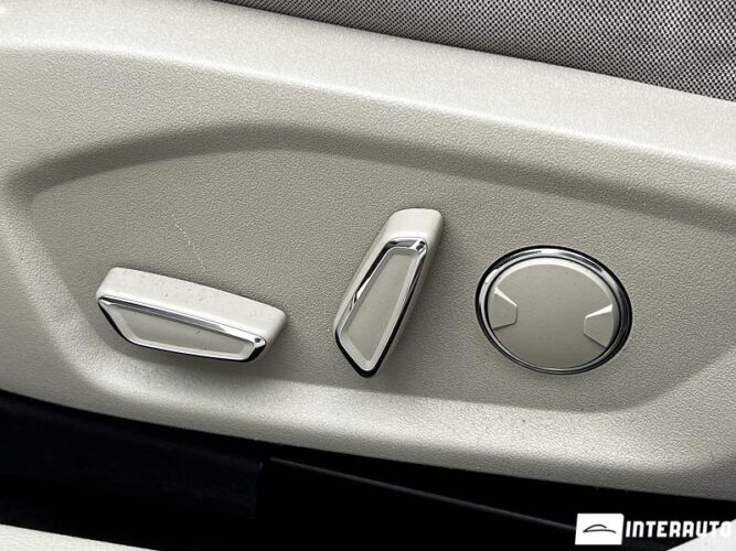 Ford Fusion 44 interauto-car