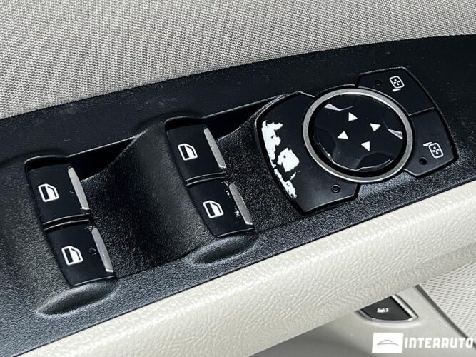 Ford Fusion 43 interauto-car