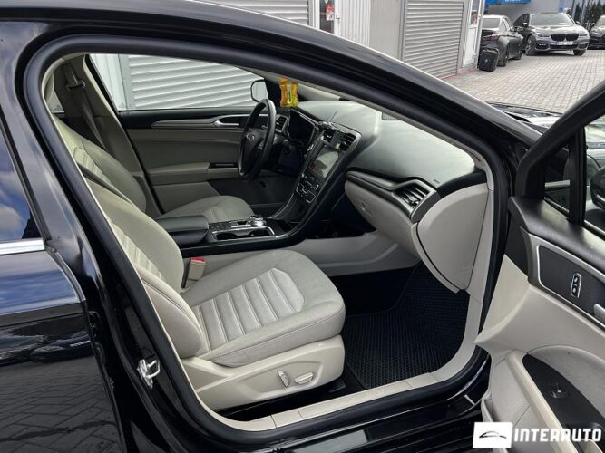 Ford Fusion 35 interauto-car