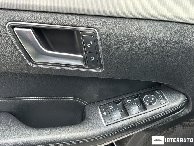 Mercedes E 200 36 interauto-car
