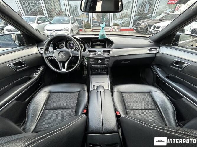 Mercedes E 200 38 interauto-car