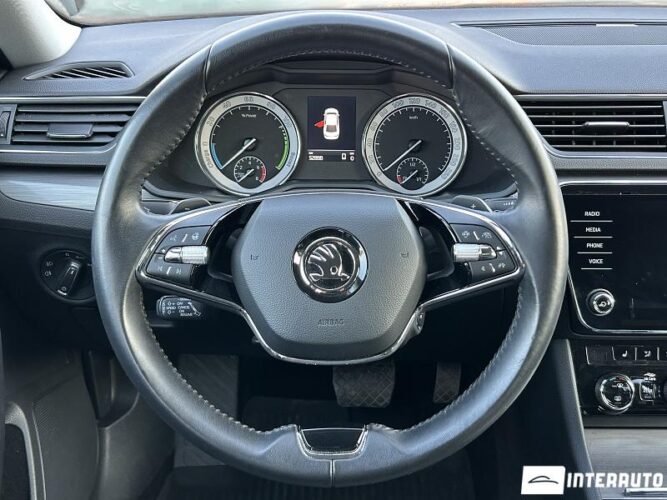Skoda Superb 41 interauto-car