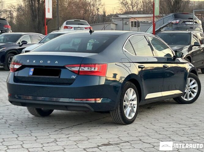 Skoda Superb 32 interauto-car