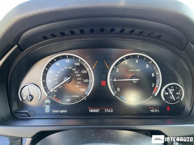 BMW X5 4.0e 43 interauto-car