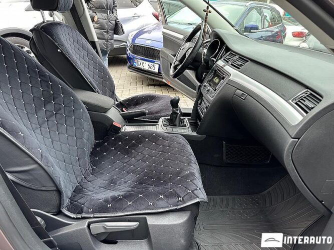 Skoda Superb 36 interauto-car