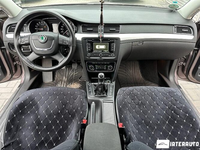 Skoda Superb 34 interauto-car