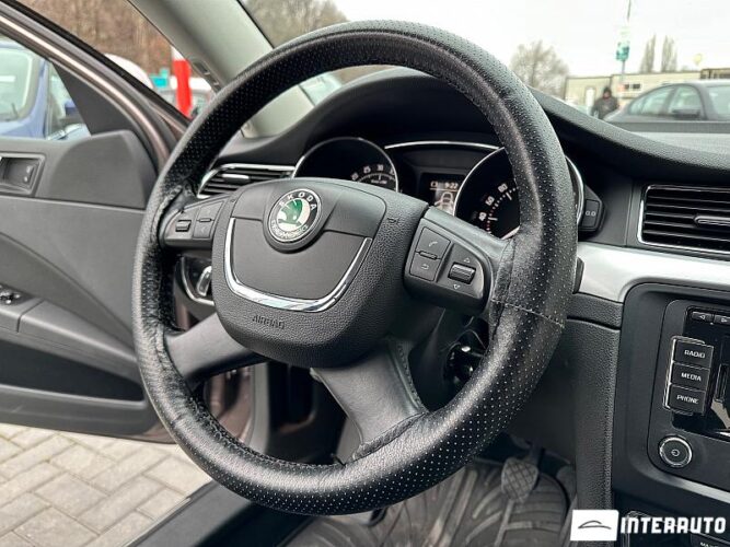 Skoda Superb 37 interauto-car
