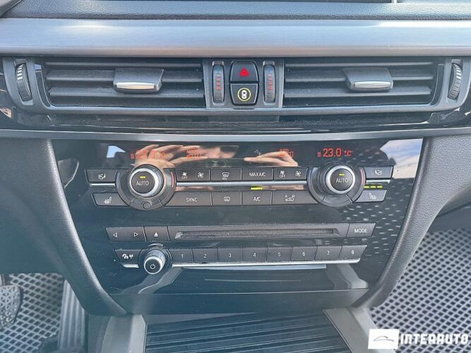 BMW X5 2.5D 43 interauto-car
