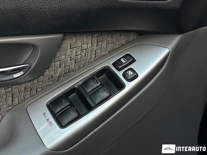 Toyota Land Cruiser Prado 32 interauto-car