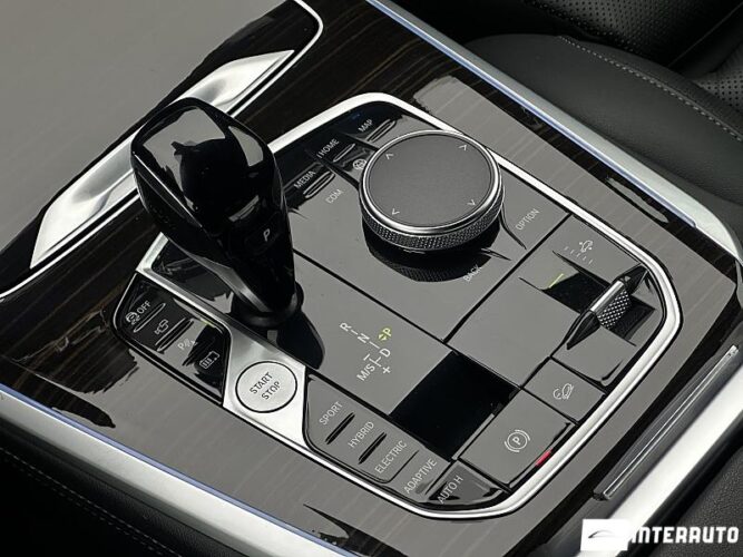 BMW X5 4.5e 46 interauto-car