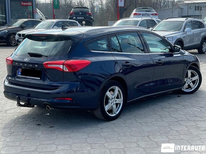 Ford Focus 32 interauto-car