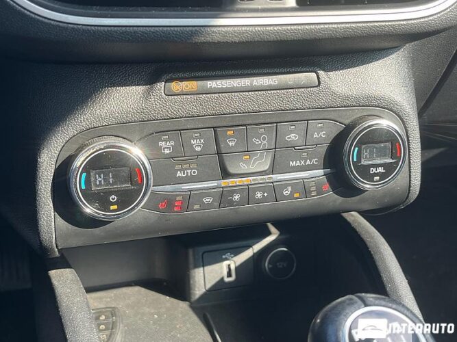 Ford Focus 42 interauto-car