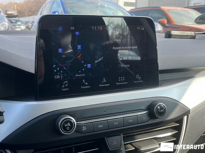 Ford Focus 41 interauto-car