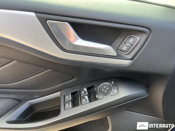 Ford Focus 35 interauto-car